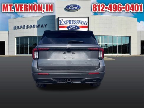 Used 2025 Ford Explorer ST-Line w/ ST-Line Street Pack AWD/4WD image 14