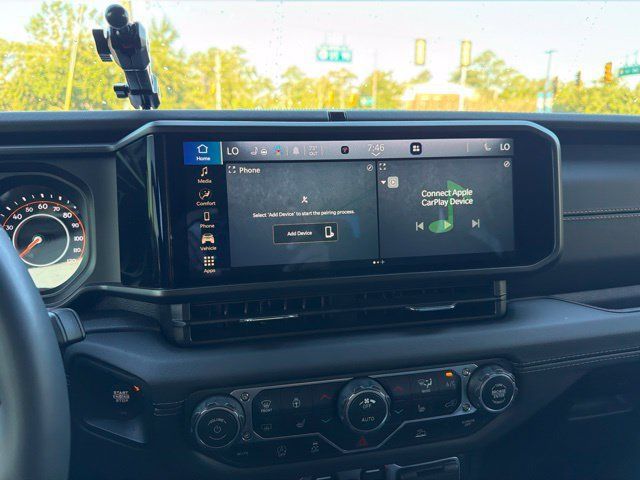 Used 2025 Jeep Gladiator Sport AWD/4WD image 15