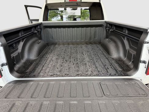 Used 2026 RAM 2500 Big Horn AWD/4WD image 3