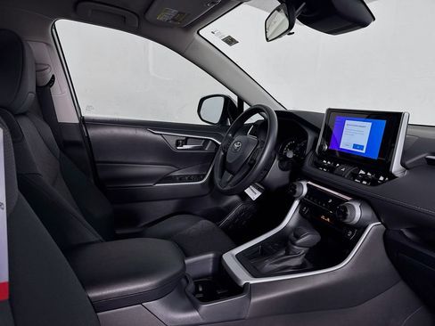 New 2025 Toyota RAV4 XLE image 31