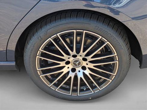 Used 2025 Mercedes-Benz C 300 Sedan image 10