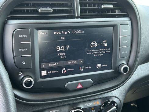 Used 2025 Kia Soul LX FWD image 18