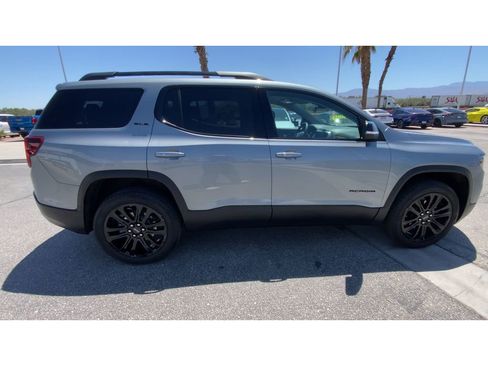 Used 2023 GMC Acadia SLE w/ Driver Convenience Package FWD image 9