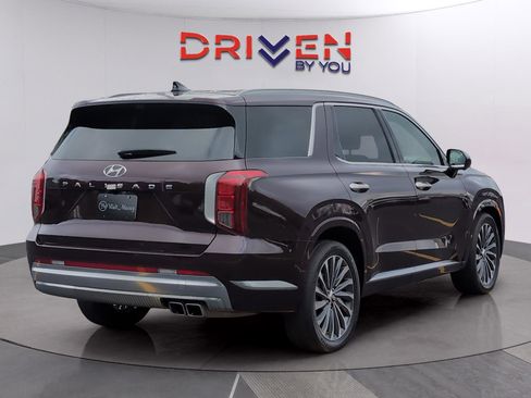 Used 2024 Hyundai Palisade Calligraphy FWD image 5