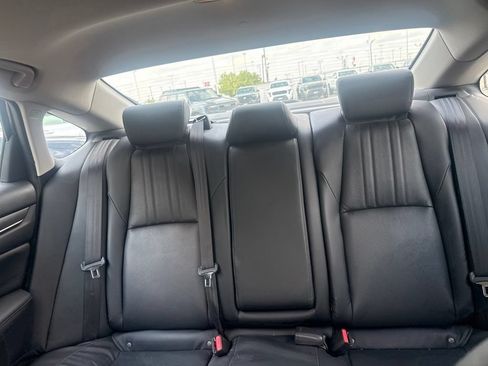 Used 2018 Honda Accord Touring image 13
