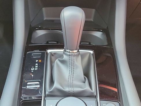 New 2026 MAZDA MAZDA3 Hatchback w/Premium Plus Pkg image 31