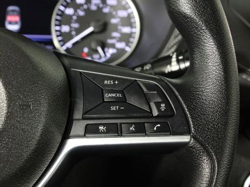 Certified 2025 Nissan Sentra SV image 27