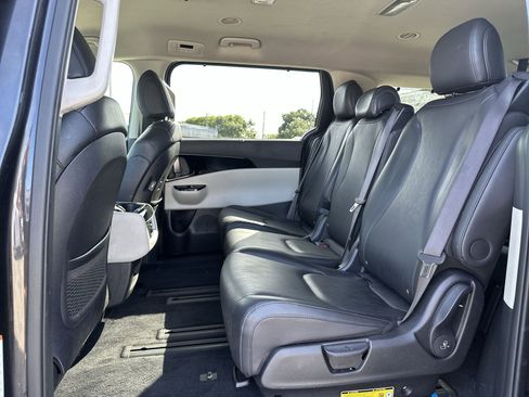 Certified 2024 Kia Carnival EX FWD image 23