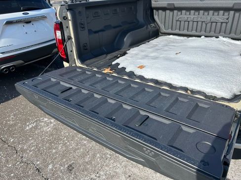 Used 2023 GMC Canyon AT4X image 9