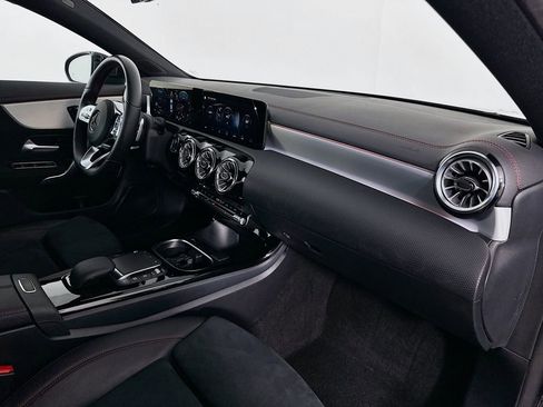 Used 2023 Mercedes-Benz CLA 250 image 29