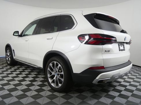 Used 2026 BMW X5 sDrive40i image 5