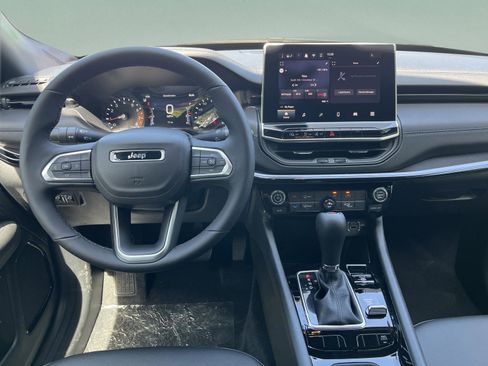 New 2026 Jeep Compass Latitude AWD/4WD image 9