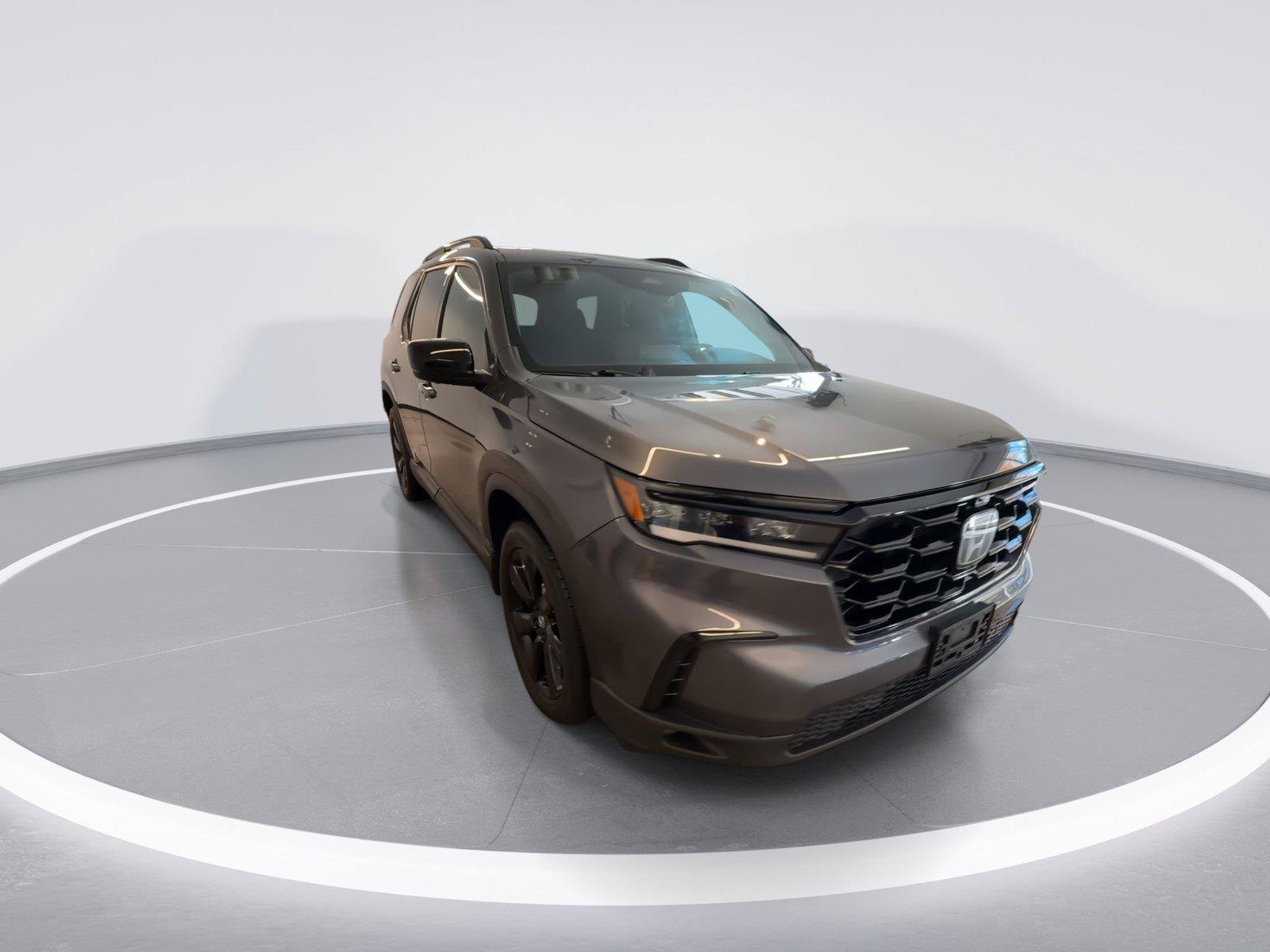Used 2025 Honda Pilot Black Edition image 2