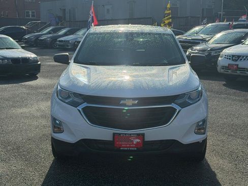 Used 2020 Chevrolet Equinox LS w/ LS Convenience Package AWD/4WD image 2