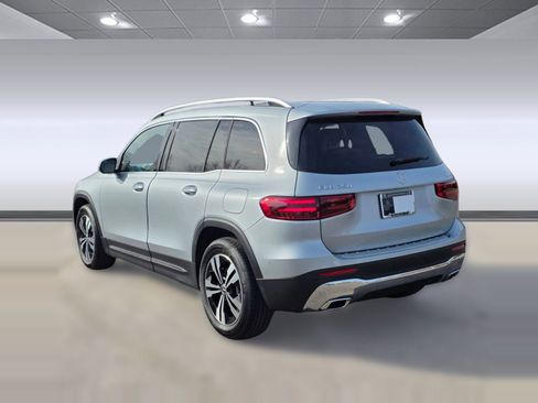 Used 2026 Mercedes-Benz GLB 250 4MATIC image 3