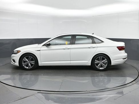 Used 2019 Volkswagen Jetta R-Line w/ R-Line Cold Weather Package FWD image 4