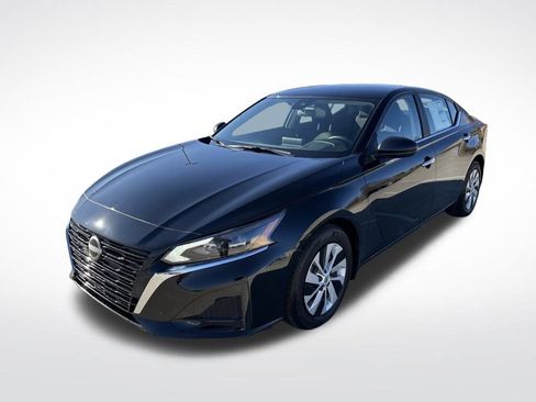 Used 2025 Nissan Altima 2.5 S image 4