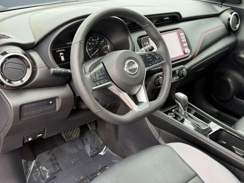 Used 2023 Nissan Kicks SR w/ SR Premium Package image 4