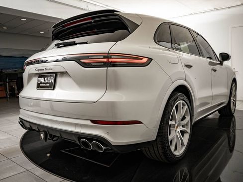 Certified 2021 Porsche Cayenne Turbo AWD/4WD image 22