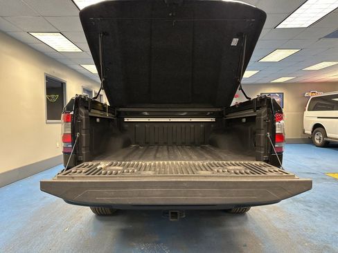 Used 2022 Nissan Frontier SV image 9