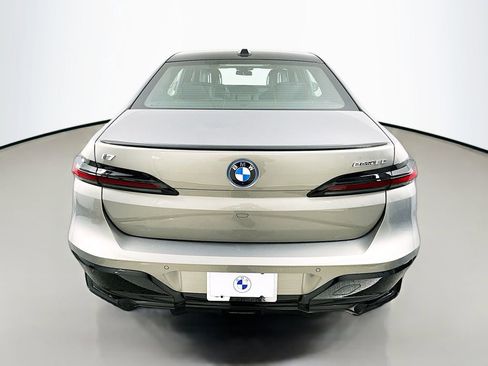 Used 2025 BMW i7 eDrive50 w/ Executive Package image 6