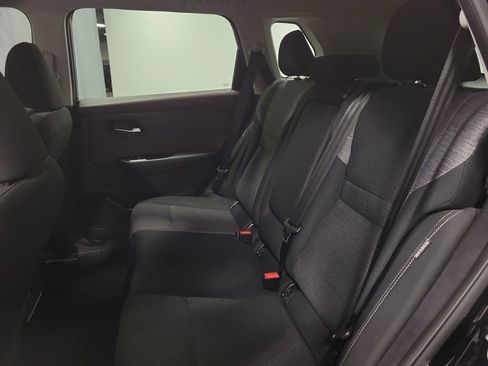 Used 2023 Nissan Rogue SV AWD/4WD image 19