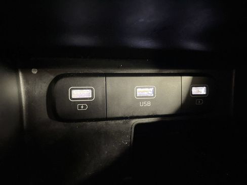 Used 2021 Kia Sorento LX FWD image 32