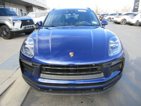 Used 2022 Porsche Macan image 14