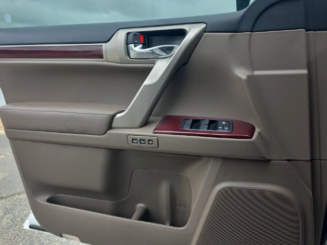 Used 2019 Lexus GX 460 Premium AWD/4WD image 28