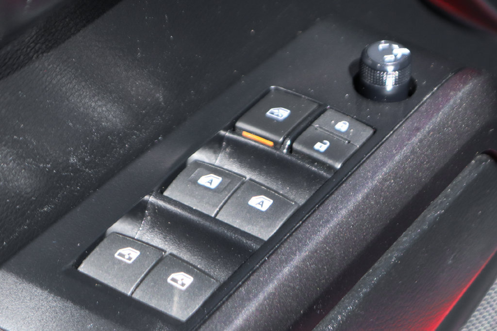 Used 2021 Toyota Tacoma TRD Off-Road w/ Technology Package AWD/4WD image 15