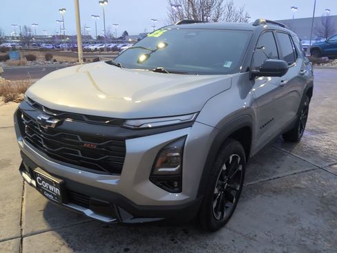 Used 2025 Chevrolet Equinox RS w/ Safety and Technology Package image 3