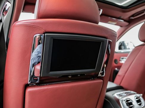 Used 2014 Rolls-Royce Ghost image 53