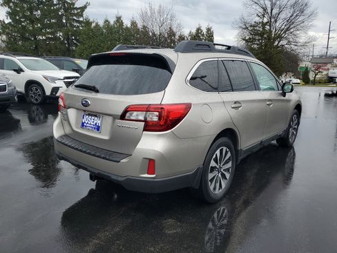 Used 2015 Subaru Outback 2.5i Limited image 3