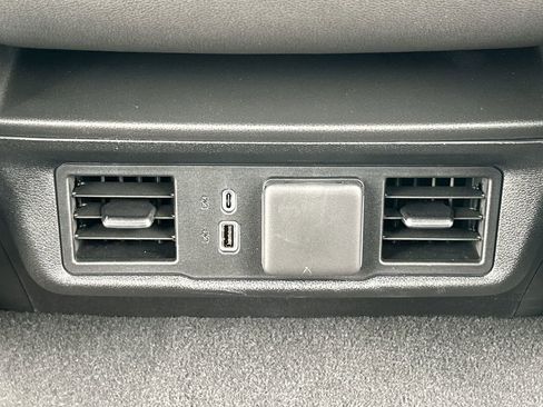 Used 2026 GMC Sierra 1500 SLT AWD/4WD image 21