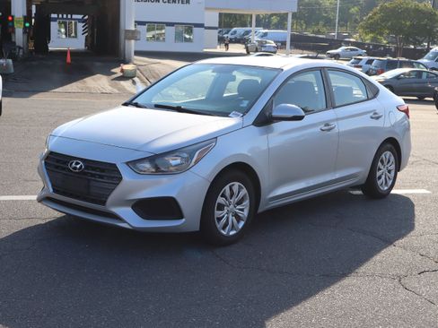 Used 2018 Hyundai Accent SE FWD image 16