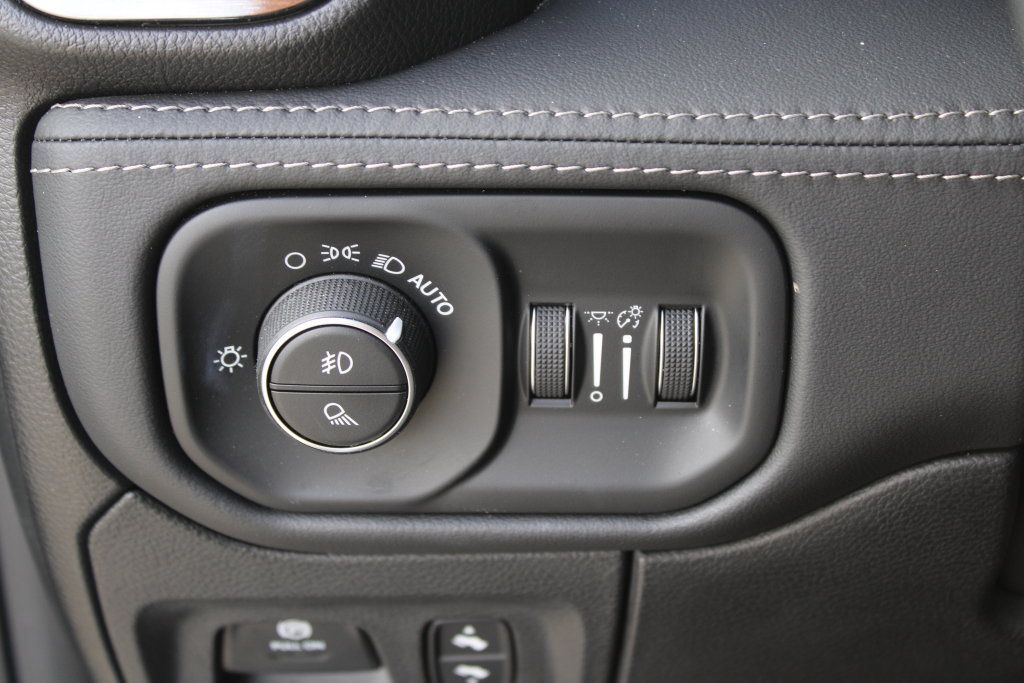 Used 2024 RAM 1500 Limited AWD/4WD image 30