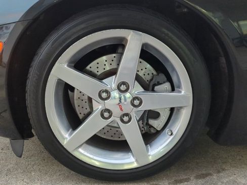 Used 2005 Chevrolet Corvette Coupe w/ Preferred Equipment Group image 16