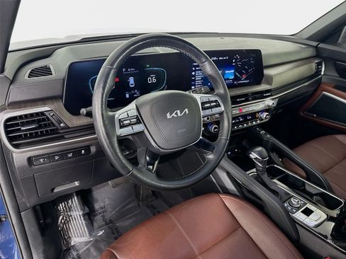 Certified 2024 Kia Telluride EX w/ EX Captain's Chair Package AWD/4WD image 9