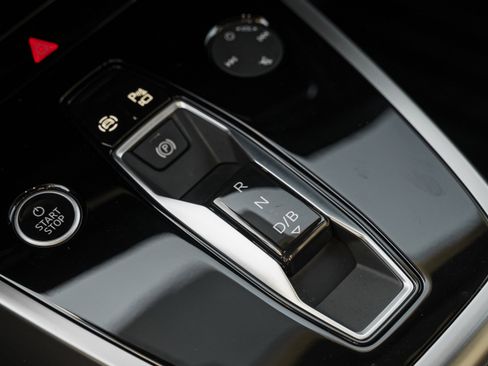 Used 2023 Audi Q4 e-tron Premium Plus w/ Premium Plus image 11