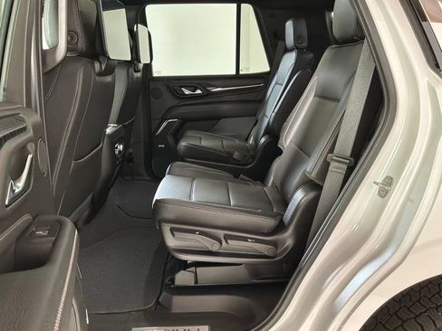 Used 2024 GMC Yukon Denali w/ Denali Reserve Package AWD/4WD image 14