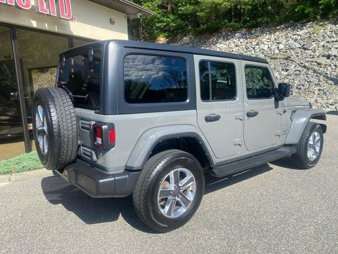 Used 2022 Jeep Wrangler Unlimited Sahara AWD/4WD image 2