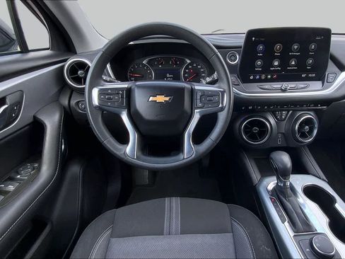 Used 2024 Chevrolet Blazer LT FWD image 6