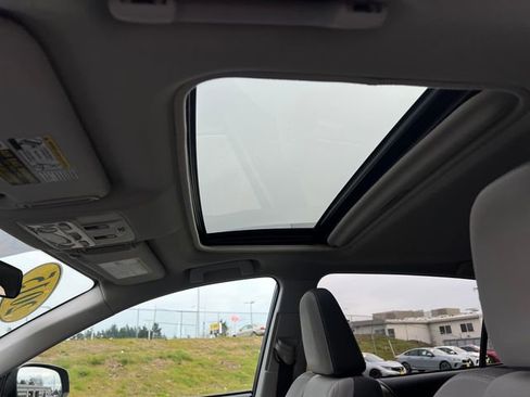 Used 2015 Toyota RAV4 XLE image 27