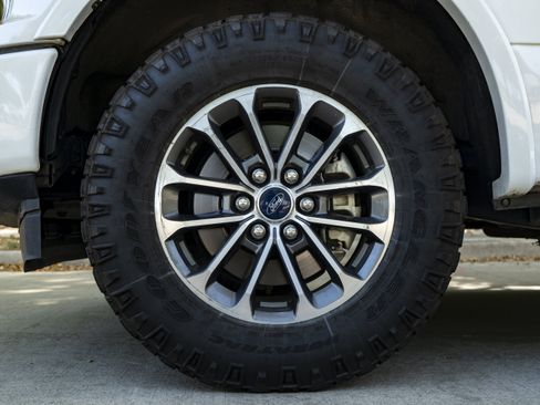 Used 2020 Ford F150 Lariat AWD/4WD image 14