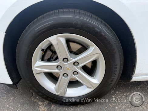 Used 2023 Chevrolet Malibu LS image 7