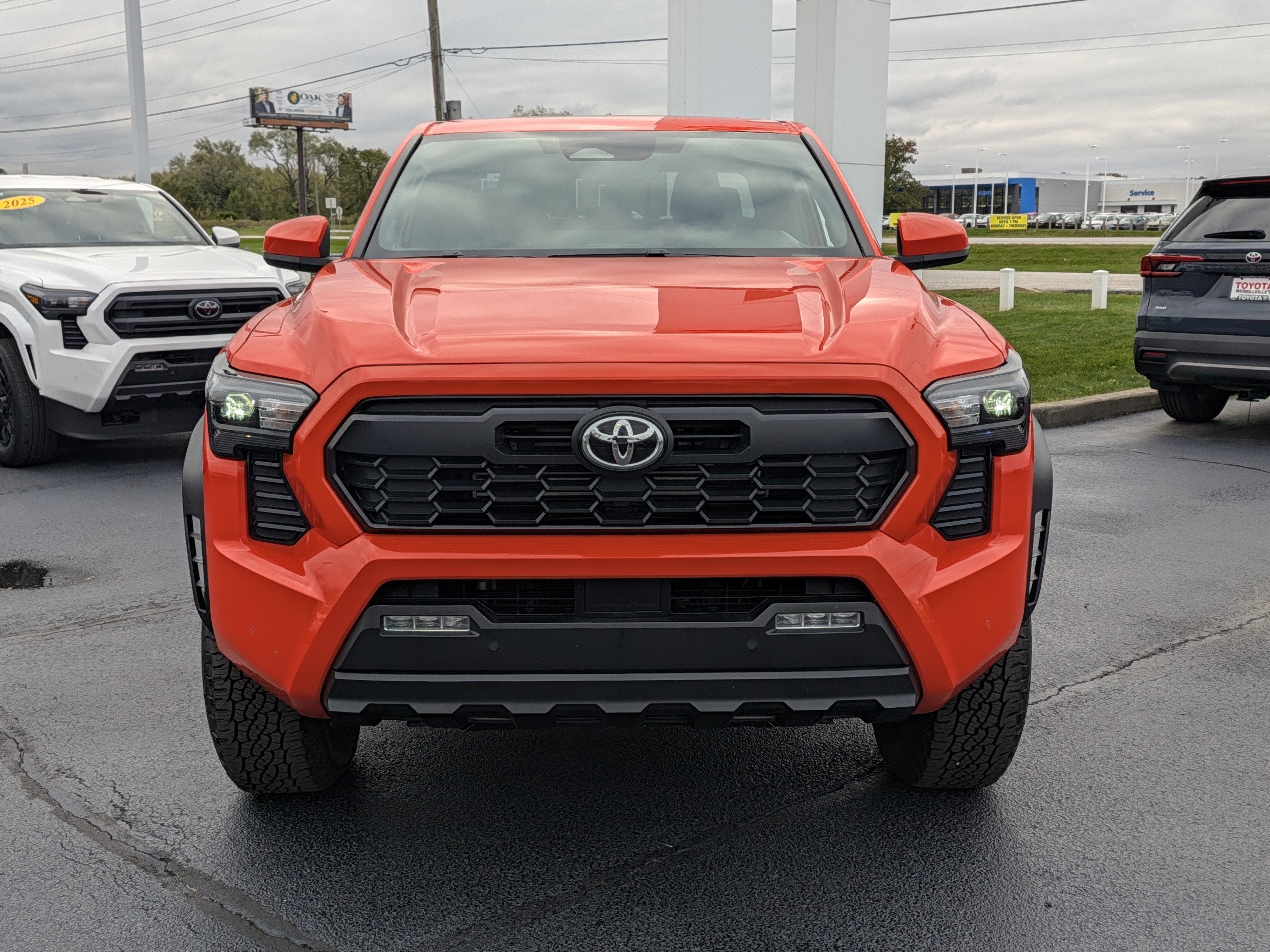 Used 2024 Toyota Tacoma TRD Off-Road w/ TRD Off Road Upgrade Package AWD/4WD image 2