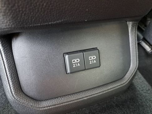 Certified 2021 Toyota Highlander XLE image 10