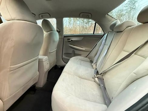 Used 2010 Toyota Corolla LE image 5