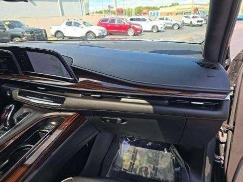 Used 2022 Cadillac Escalade Premium Luxury w/ Performance Package AWD/4WD image 4