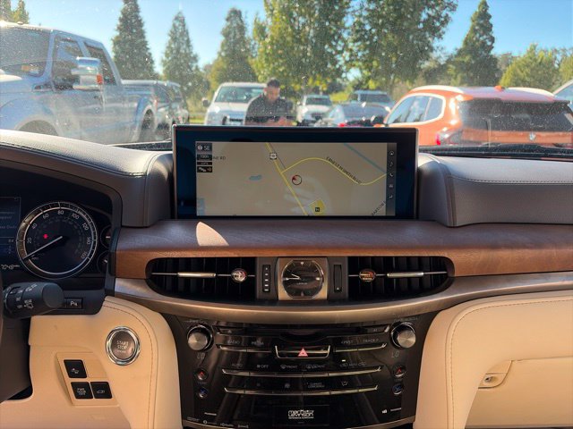 Used 2016 Lexus LX 570 4WD w/ Luxury Package image 12